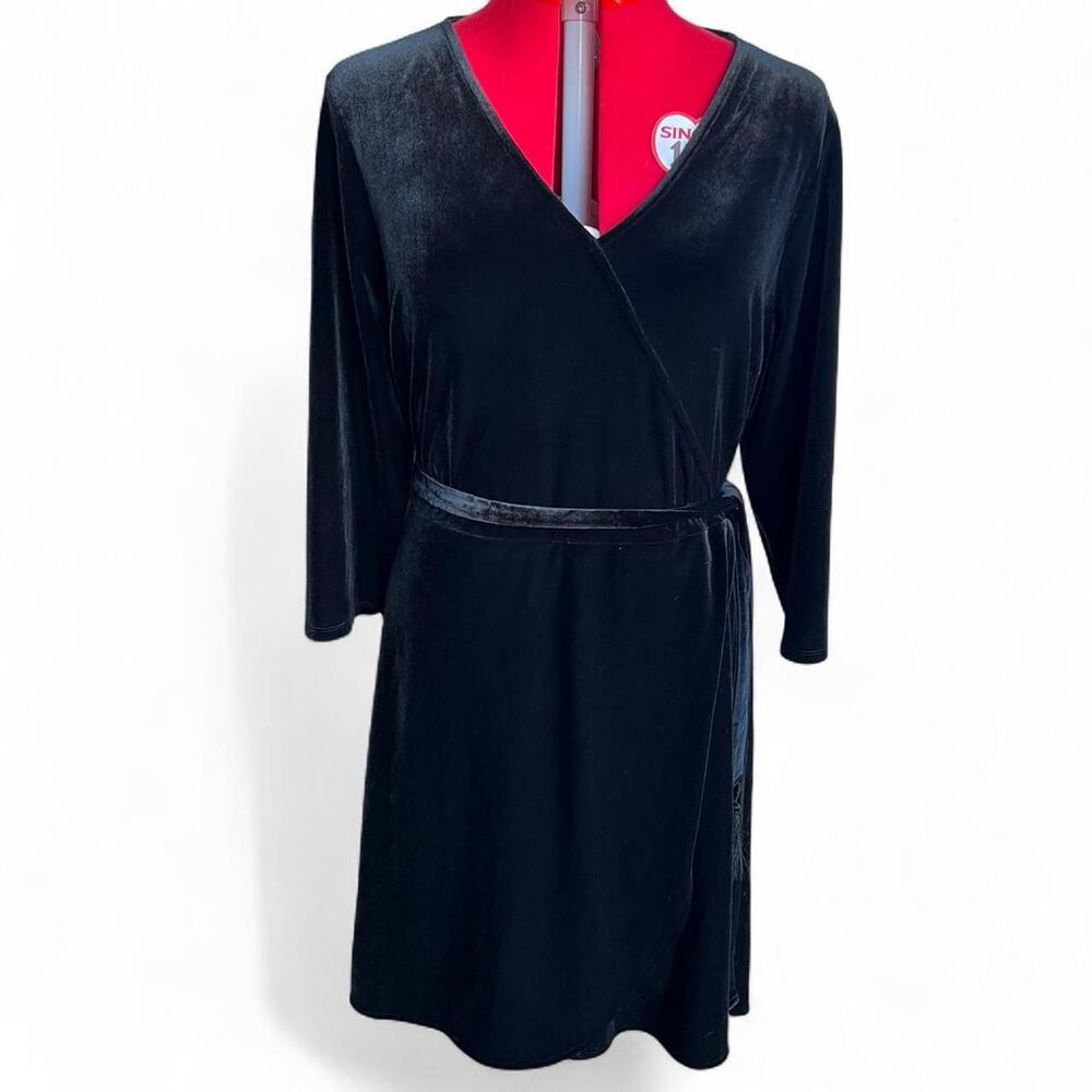 J Jill Whimsygoth Black Velvet Wrap Dress - NWT‎
